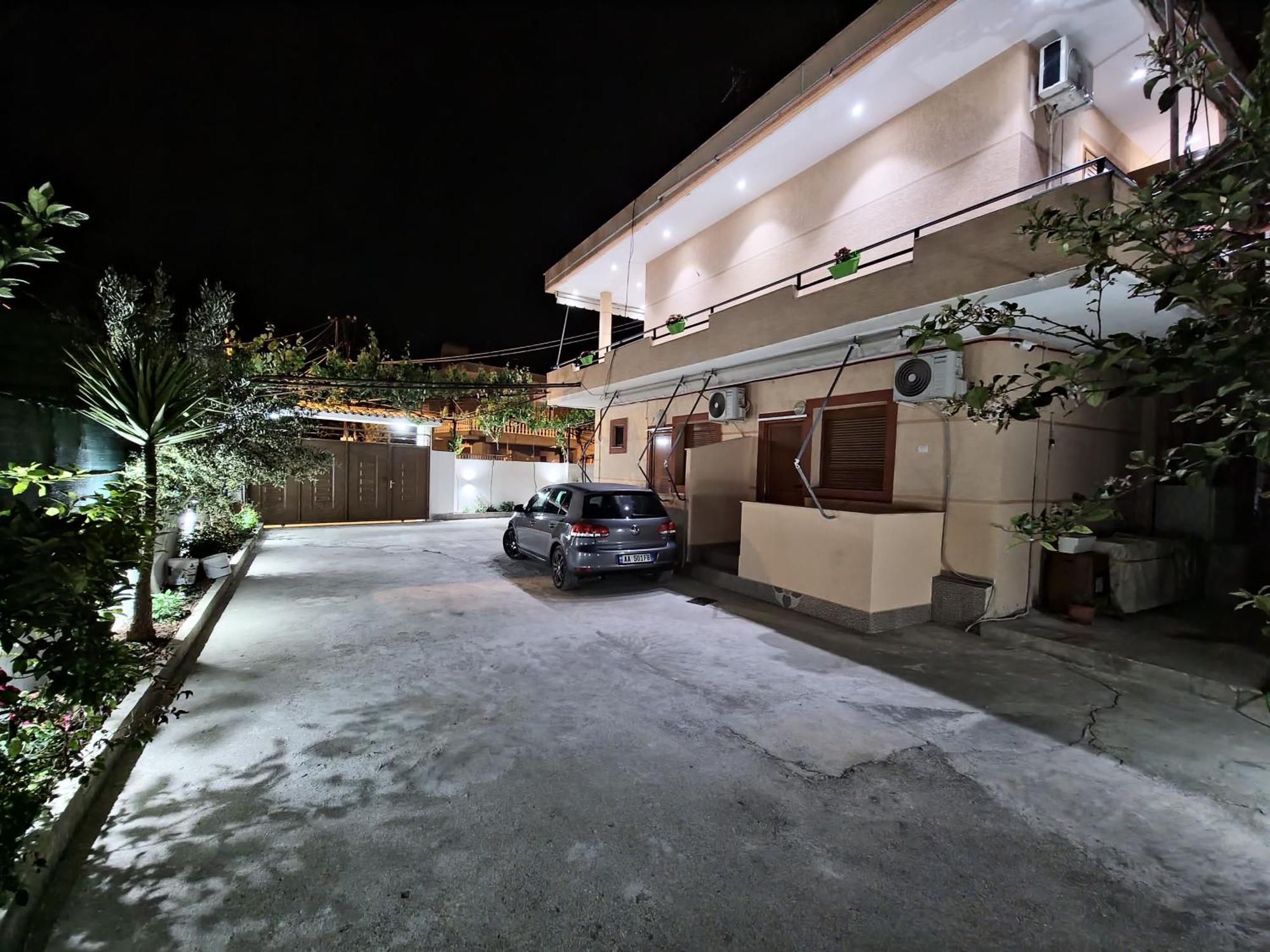 Vila Feliz - Premium Rooms With Free Private Parking Vlorë Exteriör bild