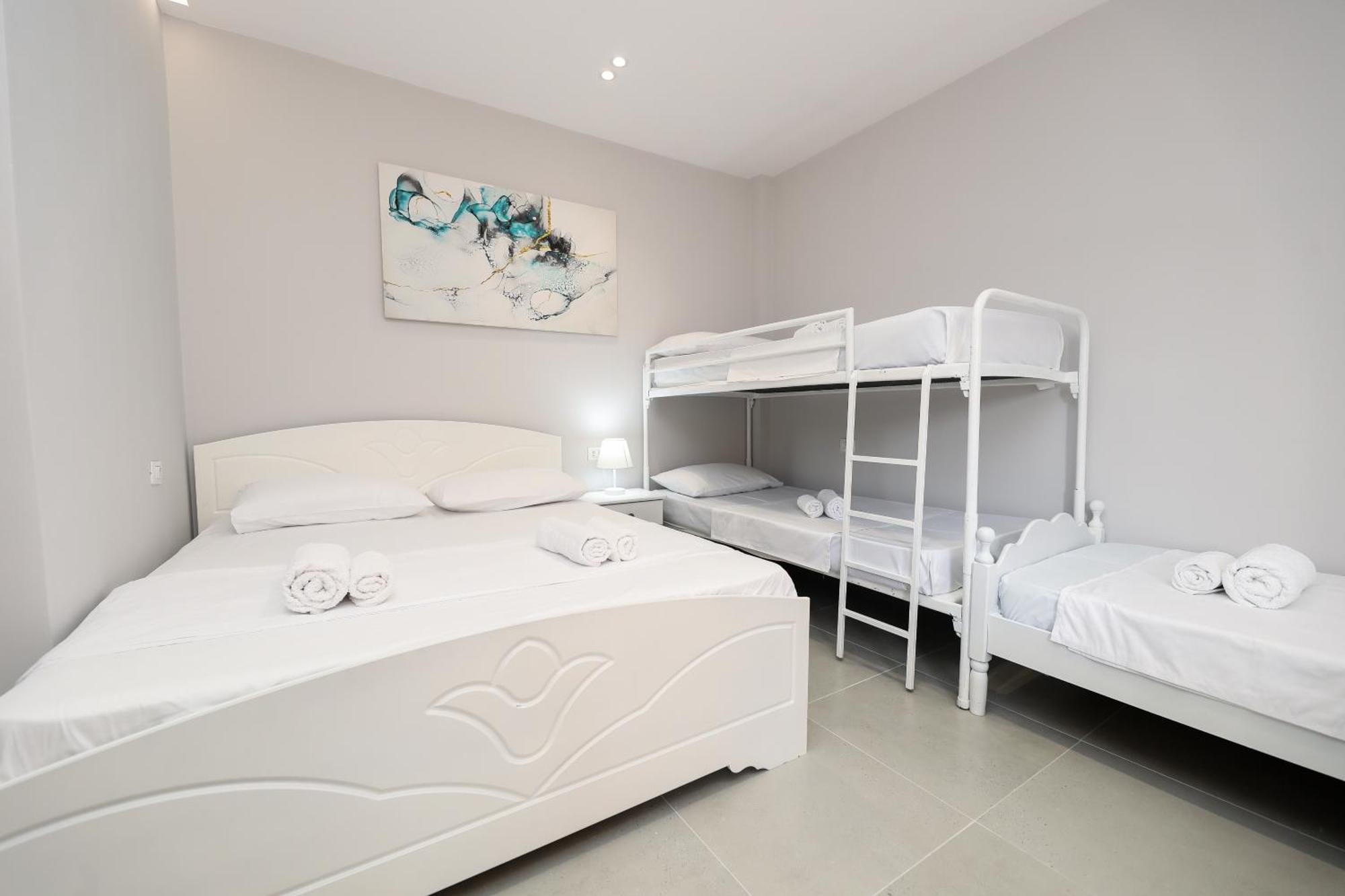 Vila Feliz - Premium Rooms With Free Private Parking Vlorë Exteriör bild