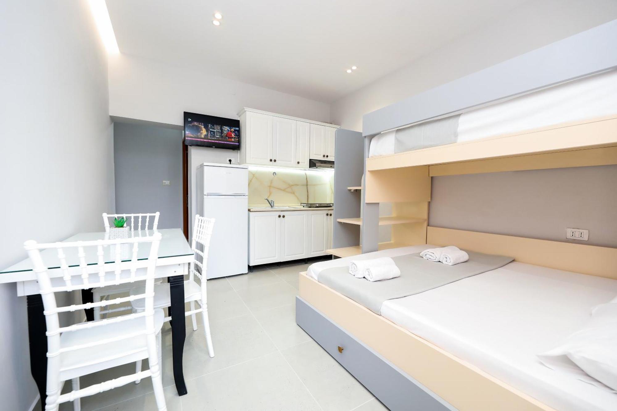 Vila Feliz - Premium Rooms With Free Private Parking Vlorë Exteriör bild