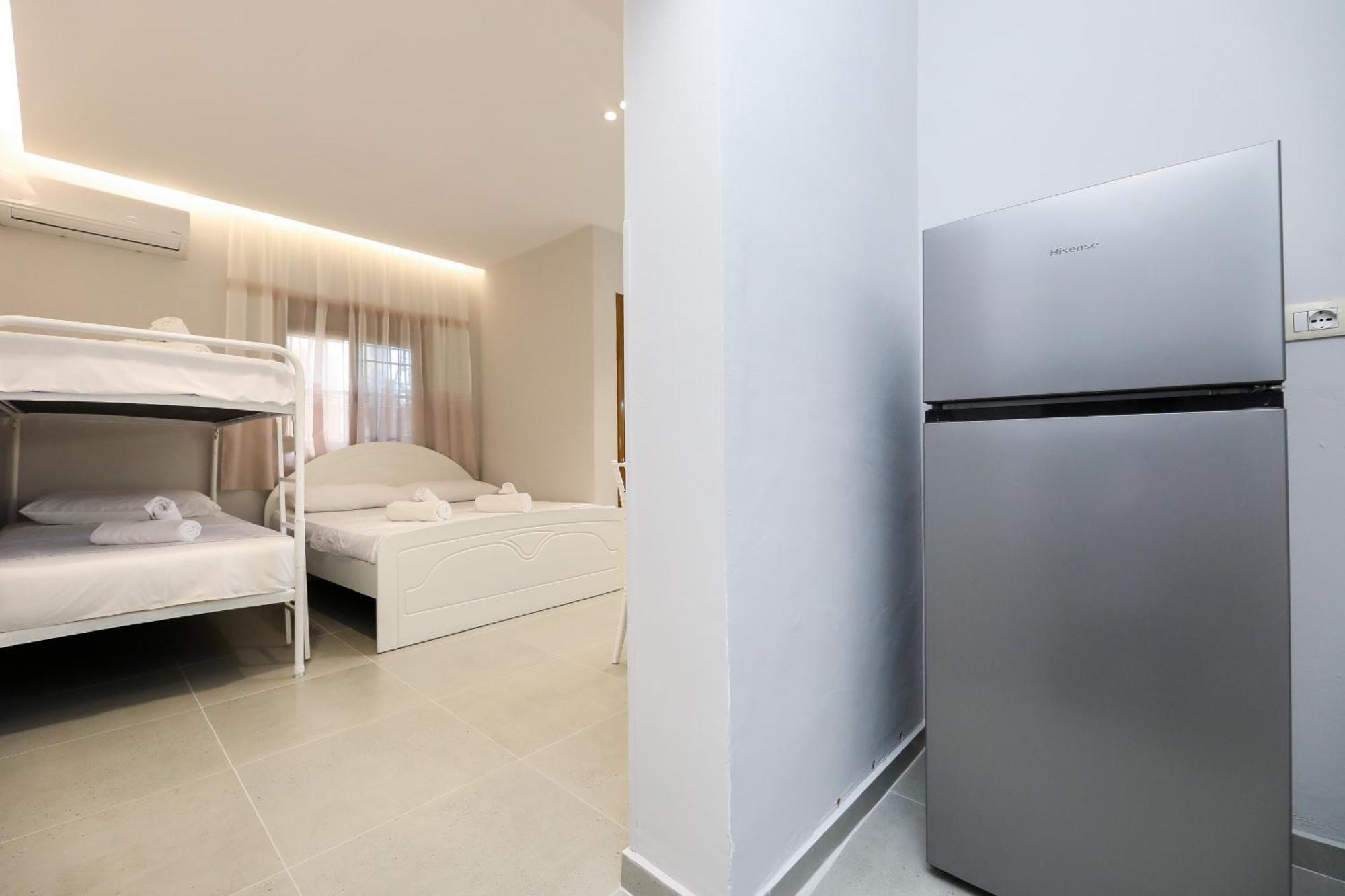 Vila Feliz - Premium Rooms With Free Private Parking Vlorë Exteriör bild