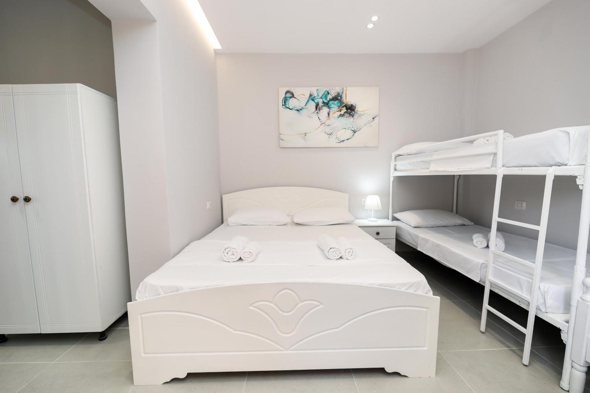 Vila Feliz - Premium Rooms With Free Private Parking Vlorë Exteriör bild