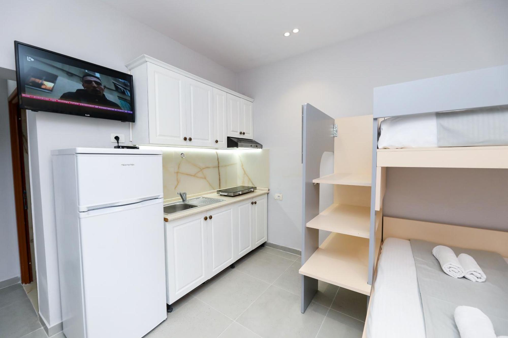 Vila Feliz - Premium Rooms With Free Private Parking Vlorë Exteriör bild