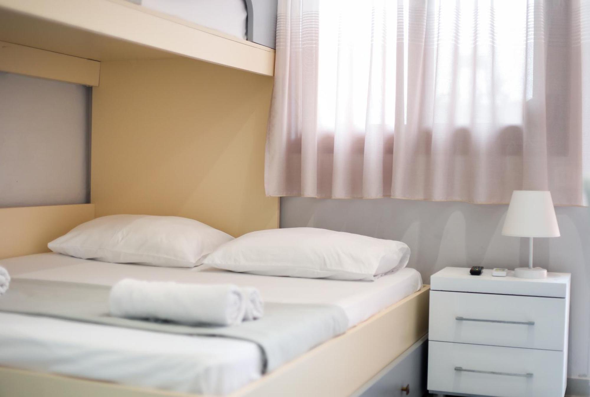 Vila Feliz - Premium Rooms With Free Private Parking Vlorë Exteriör bild