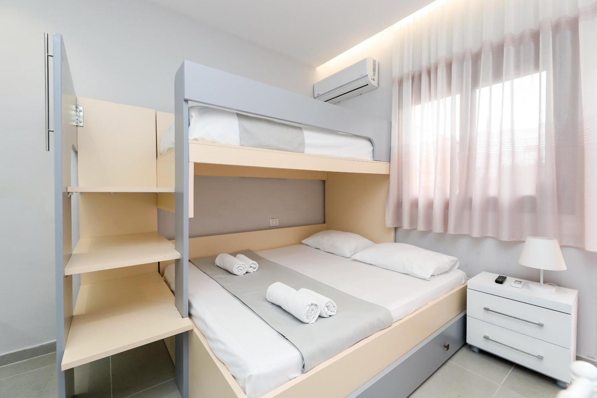 Vila Feliz - Premium Rooms With Free Private Parking Vlorë Exteriör bild