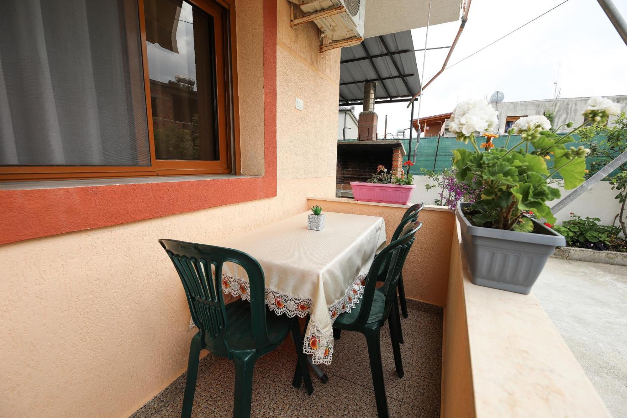 Vila Feliz - Premium Rooms With Free Private Parking Vlorë Exteriör bild