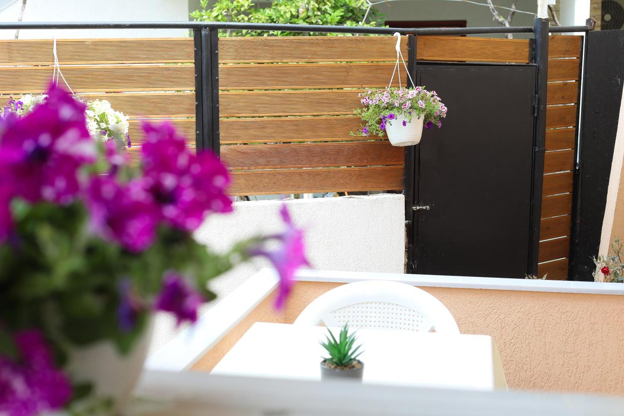 Vila Feliz - Premium Rooms With Free Private Parking Vlorë Exteriör bild