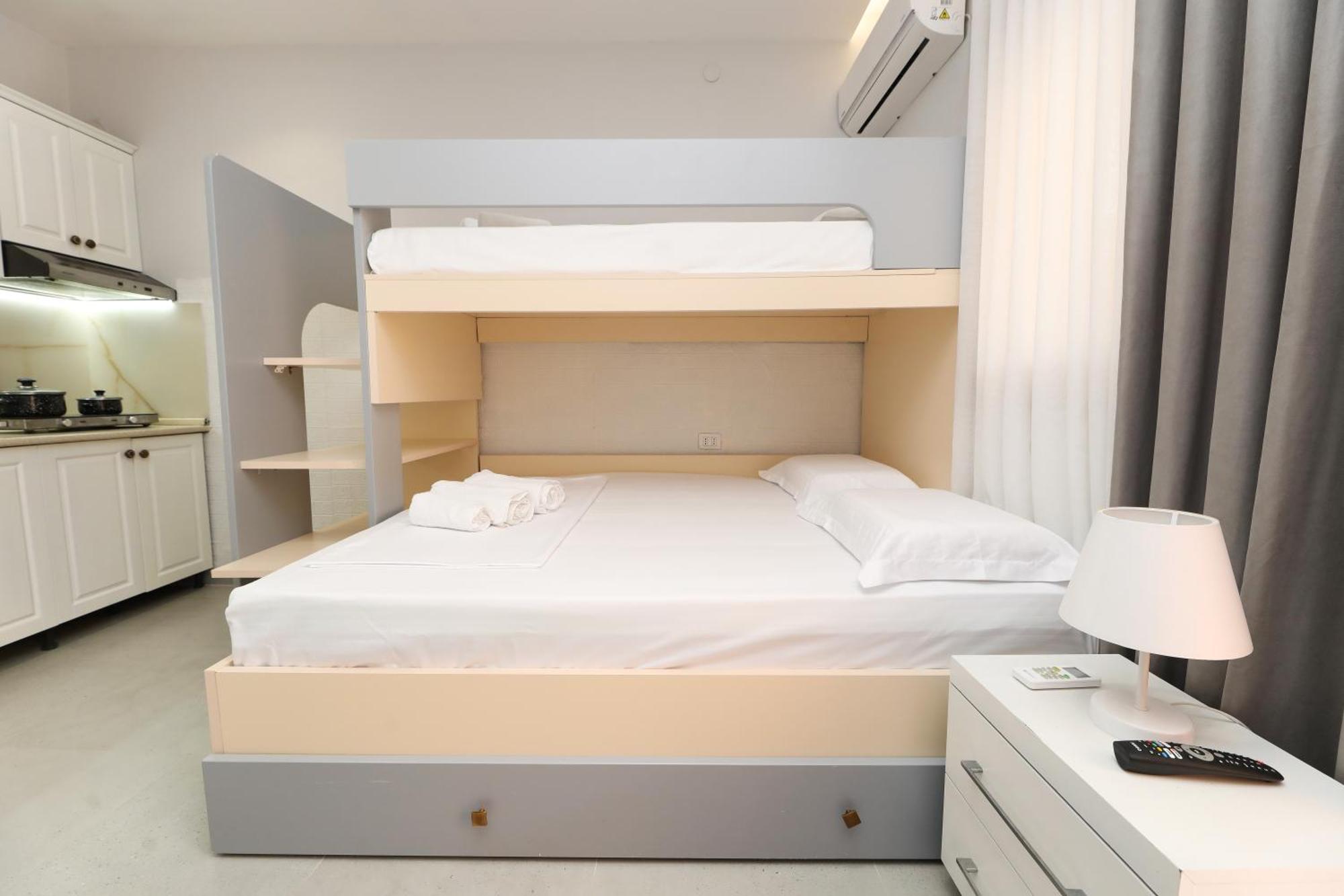 Vila Feliz - Premium Rooms With Free Private Parking Vlorë Exteriör bild