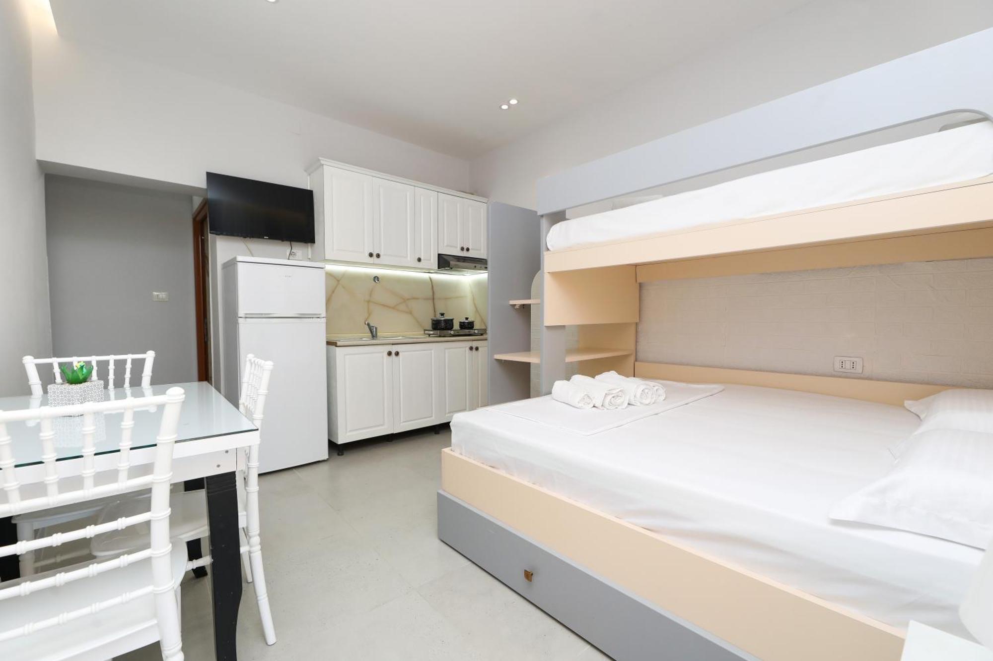 Vila Feliz - Premium Rooms With Free Private Parking Vlorë Exteriör bild