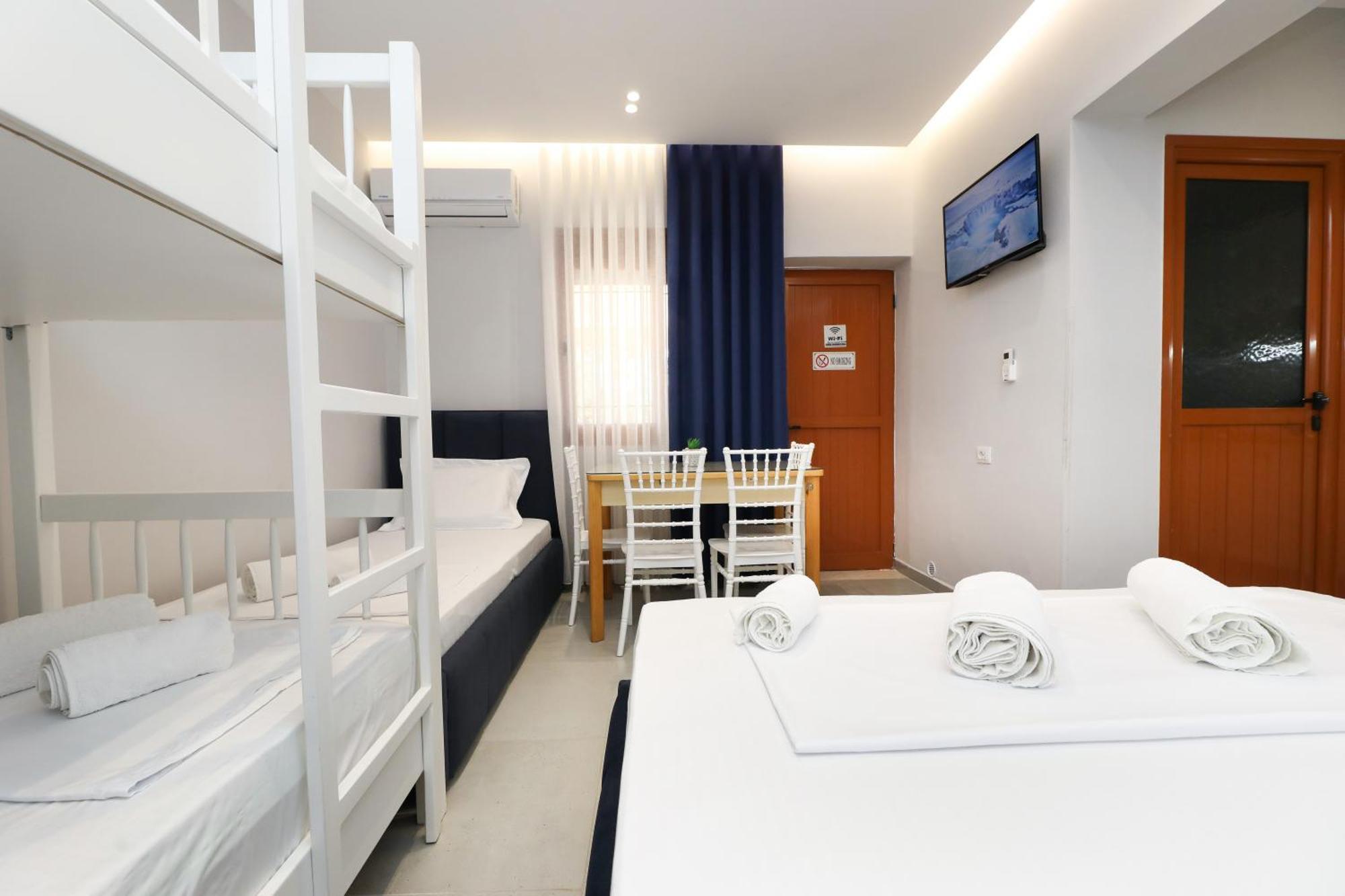Vila Feliz - Premium Rooms With Free Private Parking Vlorë Exteriör bild