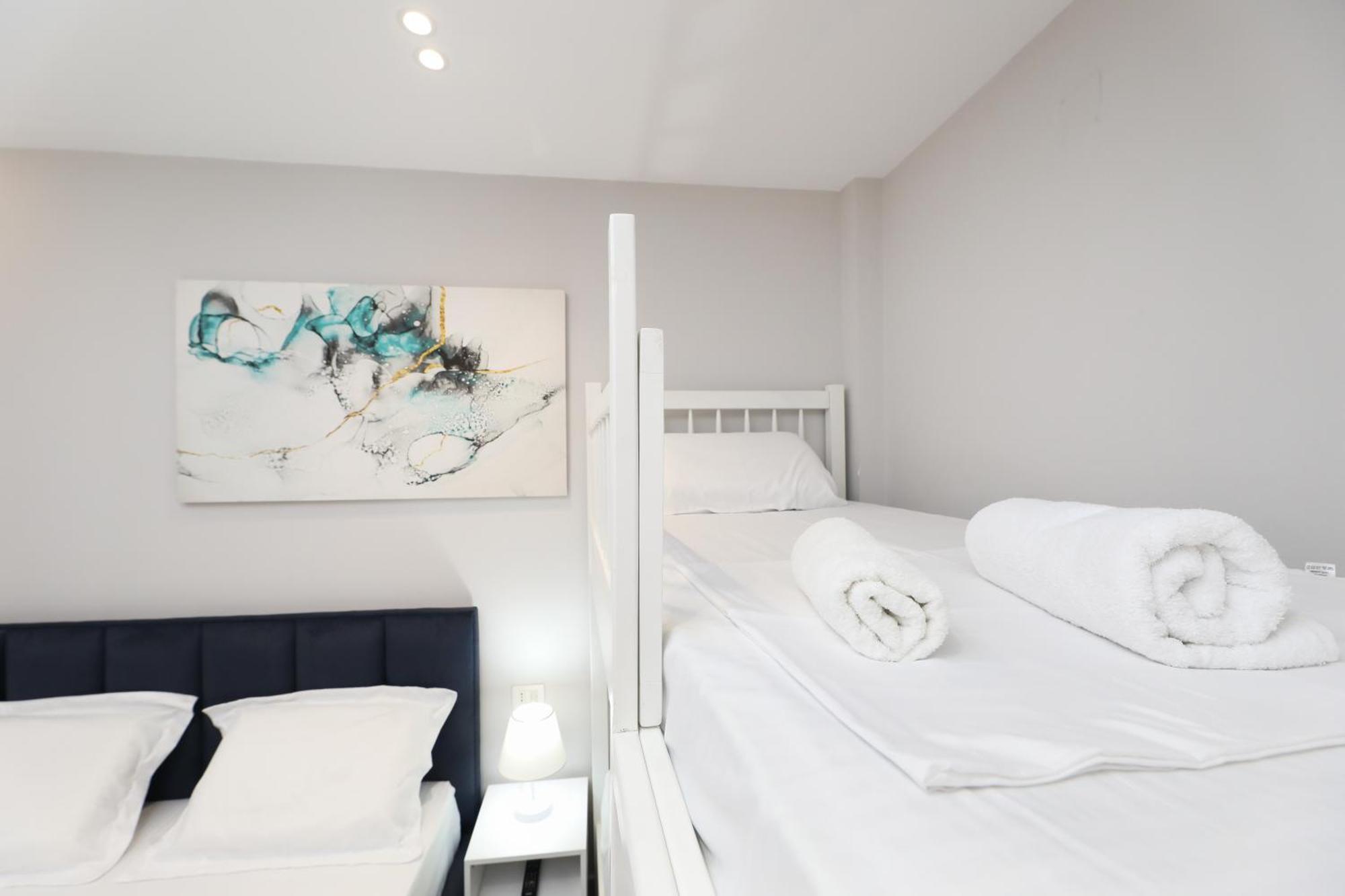 Vila Feliz - Premium Rooms With Free Private Parking Vlorë Exteriör bild
