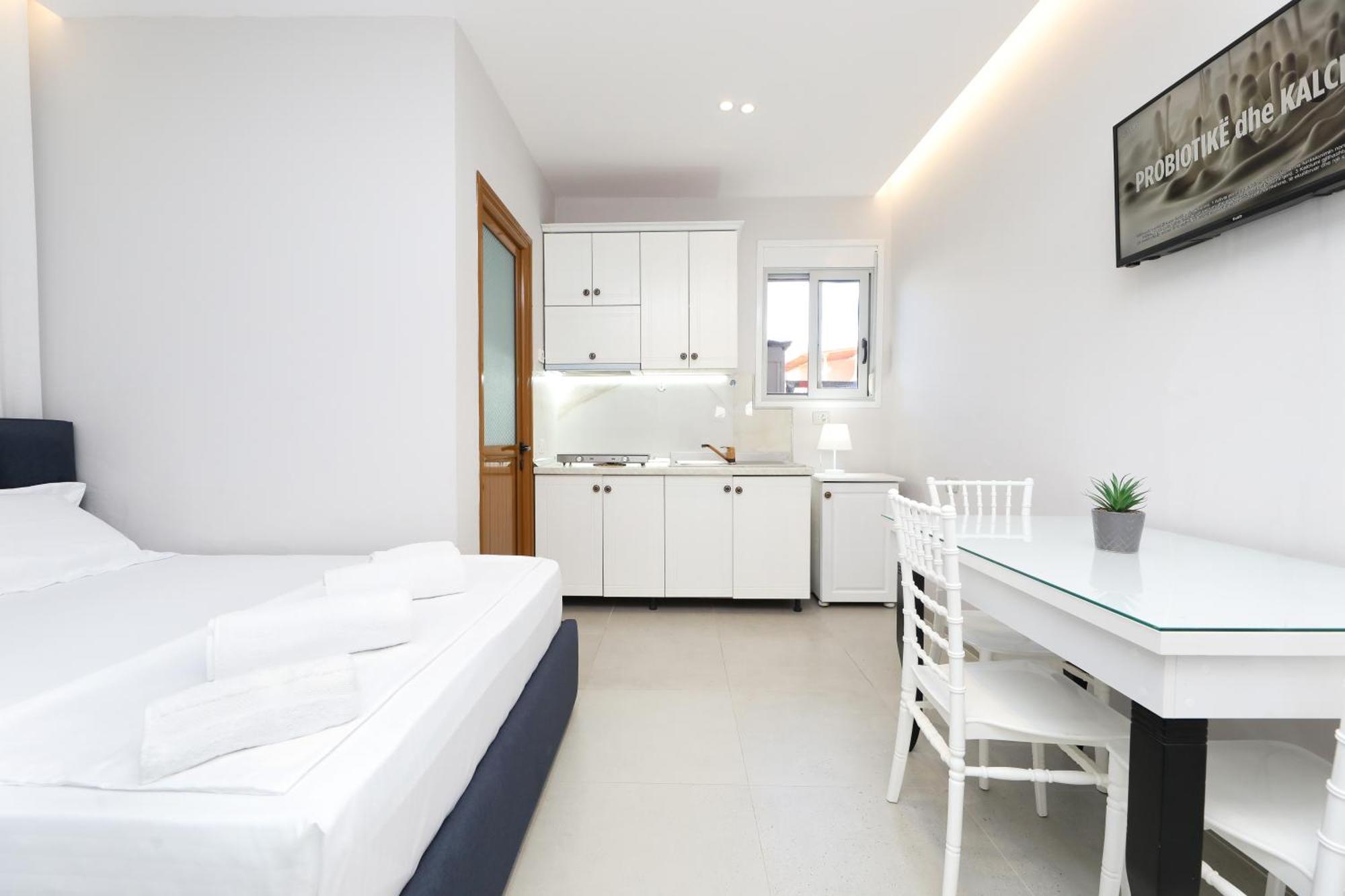 Vila Feliz - Premium Rooms With Free Private Parking Vlorë Exteriör bild